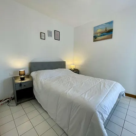 2 Pieces - 5 Couchages St Cyprien Sc005-025