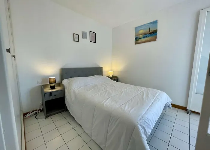 2 Pieces - 5 Couchages St Cyprien Sc005-025